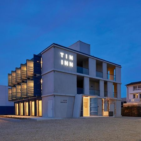 Tin Inn - Erkelenz - Das Hotel Aus Hochwertig Ausgebauten Ueberseecontainern Екстериор снимка