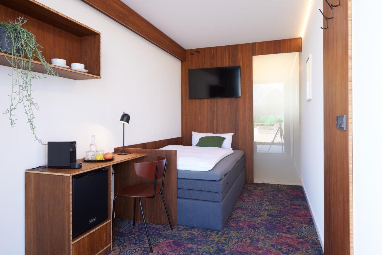 Tin Inn - Erkelenz - Das Hotel Aus Hochwertig Ausgebauten Ueberseecontainern Екстериор снимка